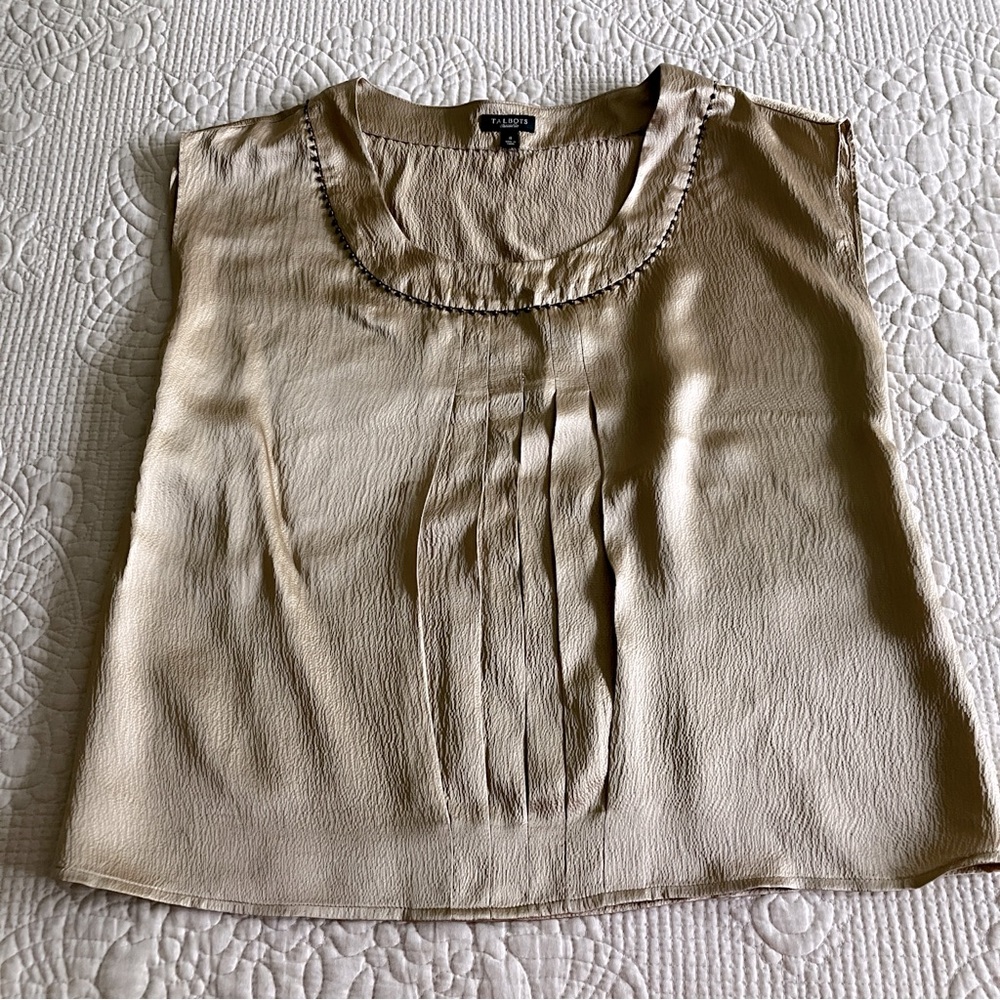 Talbots beige silk sleeveless top w/metal nibs around collar & front pleats